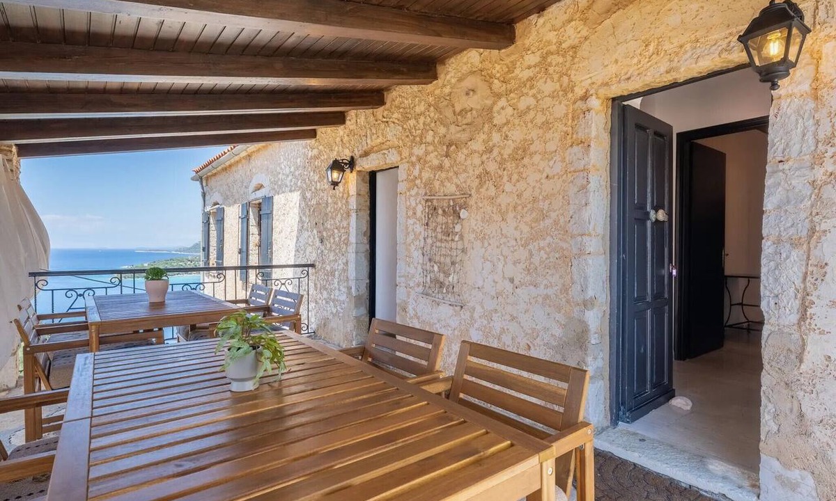 Sivota House | Old Manor House 2 Holiday Home with Sea View, Wi-Fi, and Air Conditioning