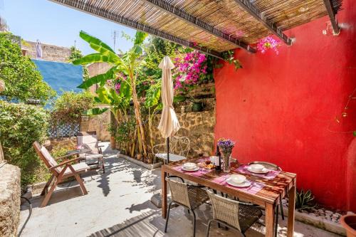 Rhodes Old Town House | Old Town House with Garden, Fully Equipped & Peaceful