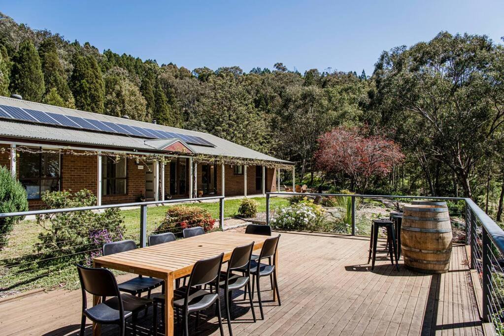 Central Mudgee House | 'Omaroo' Homestead Escape amongst Rolling Hills