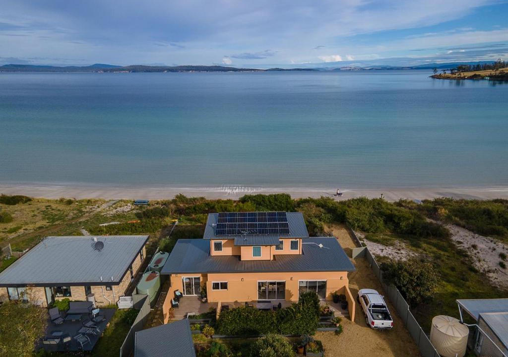 Connellys Marsh House | On the Beach at Connellys