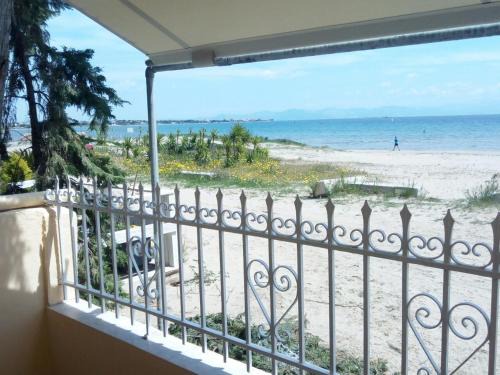 Spata-Artemida House | On the beach studio near airport
