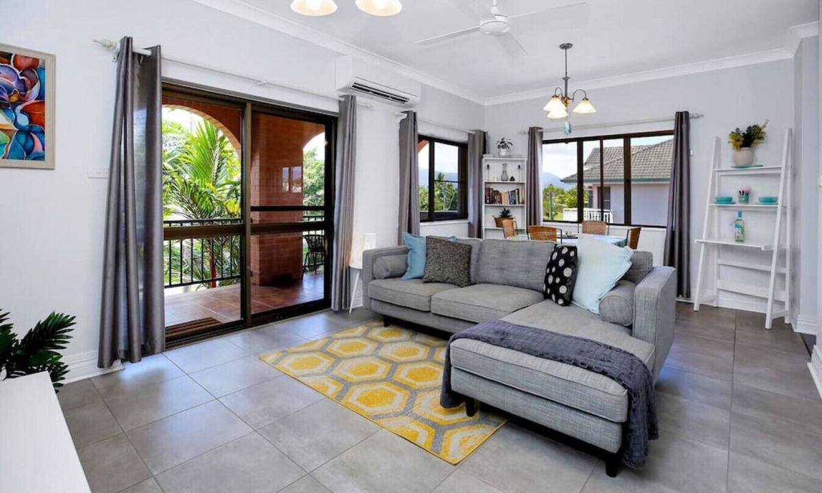 Cairns North Apartment | On the Esplanade with View 7