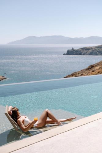 Ios Town Villa | On The Rocks - The Pebbles - Serviced Villas