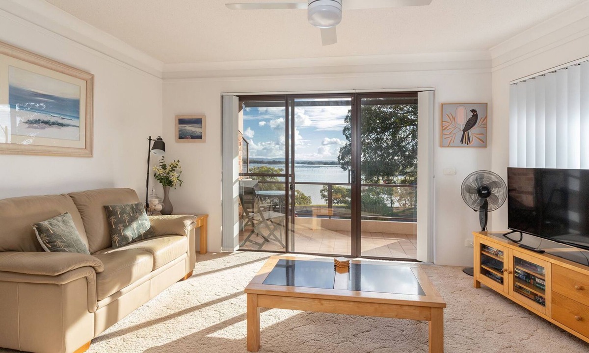 Renas Court | Forster