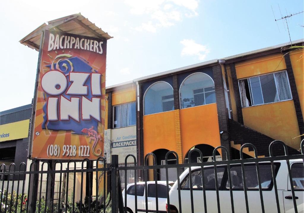 Perth Hostel | Ozi Inn Backpackers - Perth -Valid International Passport Required