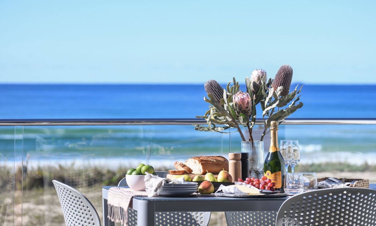 Wooli House | Pacific Dawn on the Beach One
