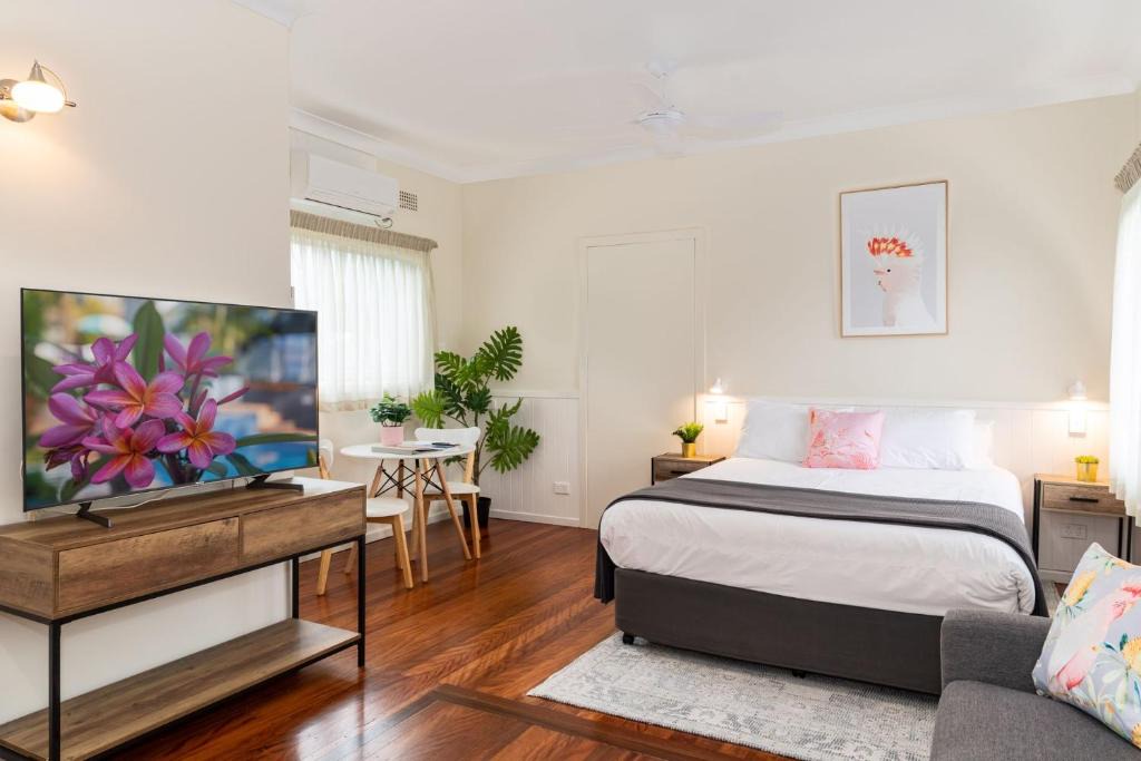 Pacific Motel | Forster