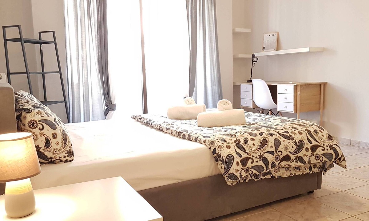 Mousio Apartment | Palette Apartment (Champagne) - Athens Center, 6 BD, 3 BATH