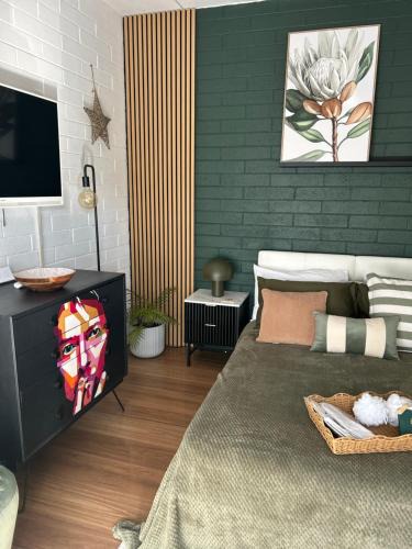 Darlington Apartment | Palm view studio