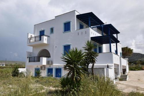 Kastraki Apartment | Palmos Self-Catering Apartment with sea view