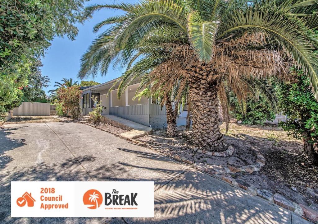 Quinns Rocks House | Panoramique Holiday Home With a View