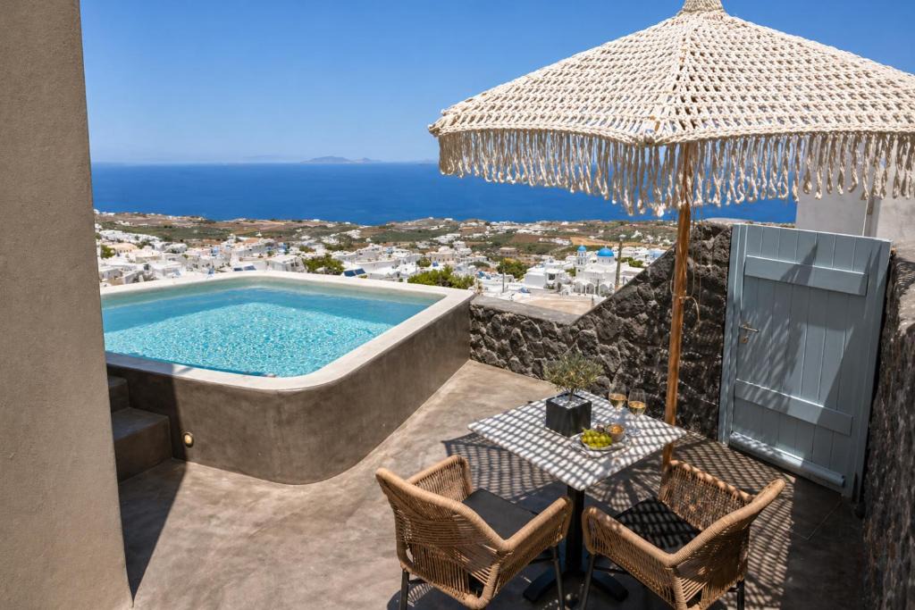 Vourvoulos Apartment | Panthea Suite Santorini - Private pool
