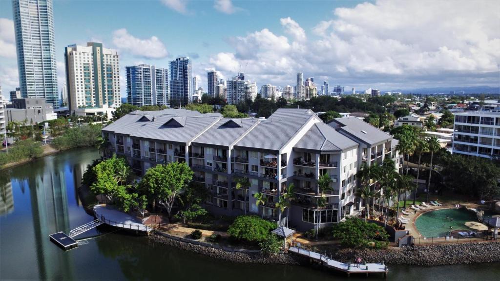 Island Resort | Surfers Paradise