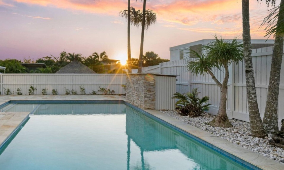 Casuarina House | Paradise Mansion - The Ultimate Entertainer with Pool
