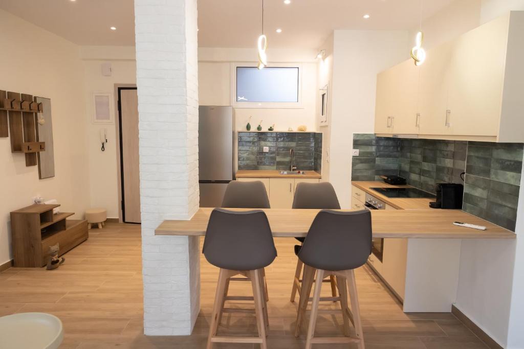 Palaia Fokaia Apartment | Paramythia Seaside Residence