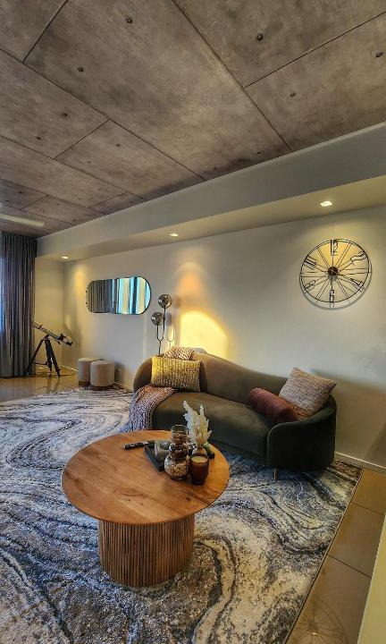 Darwin City Centre Apartment | Penthouse-level Waterfront Apartment