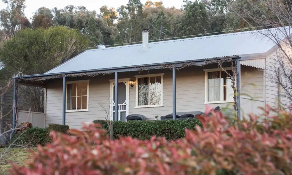 Eurunderee Cottage | Peppertree Farm