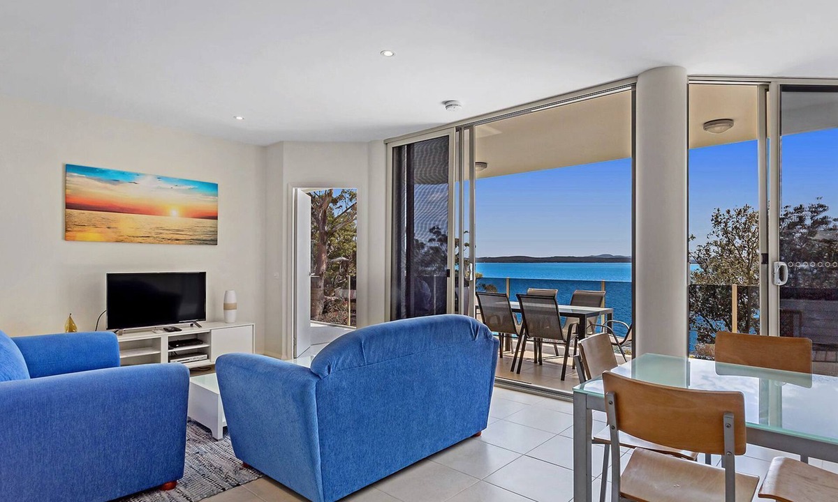 Nelson Bay House | Perched above Dutchies Beach with views over the bay