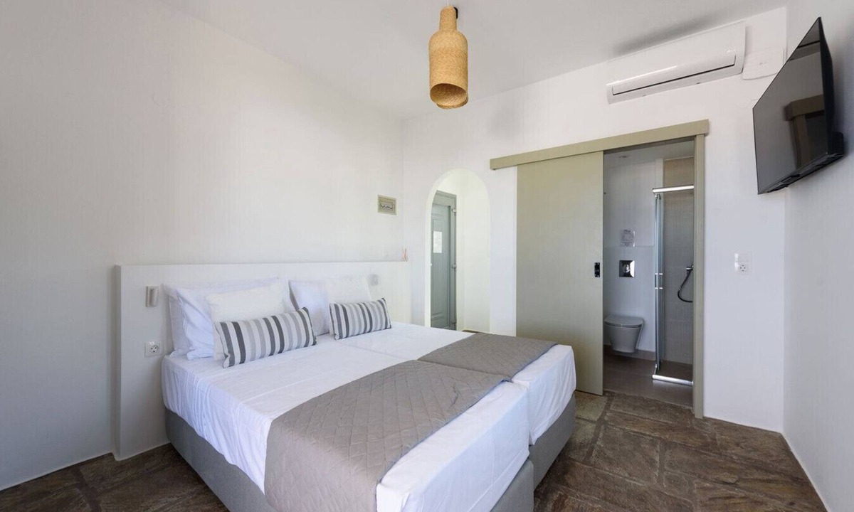 Piso Livadi Apartment | Phaedrus Living: Paros Cycladic Residences 5