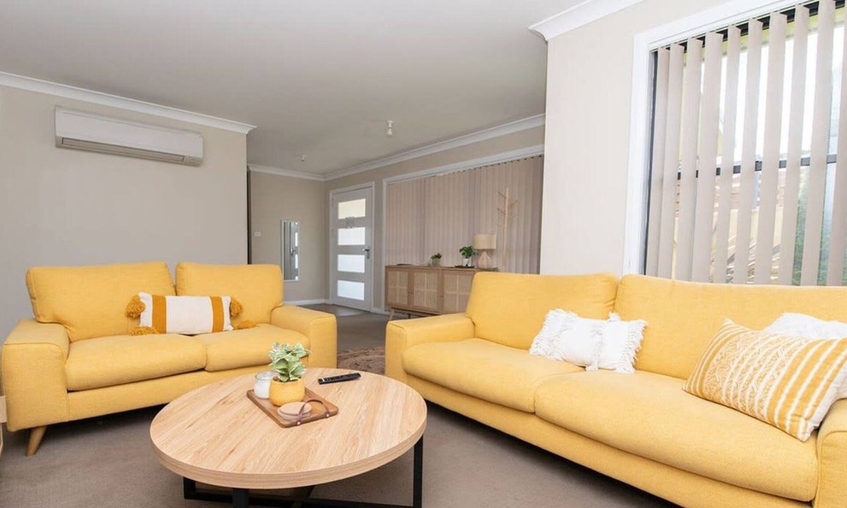 Bletchington House | Phillip Villa - Modern & Fresh, Close to Town