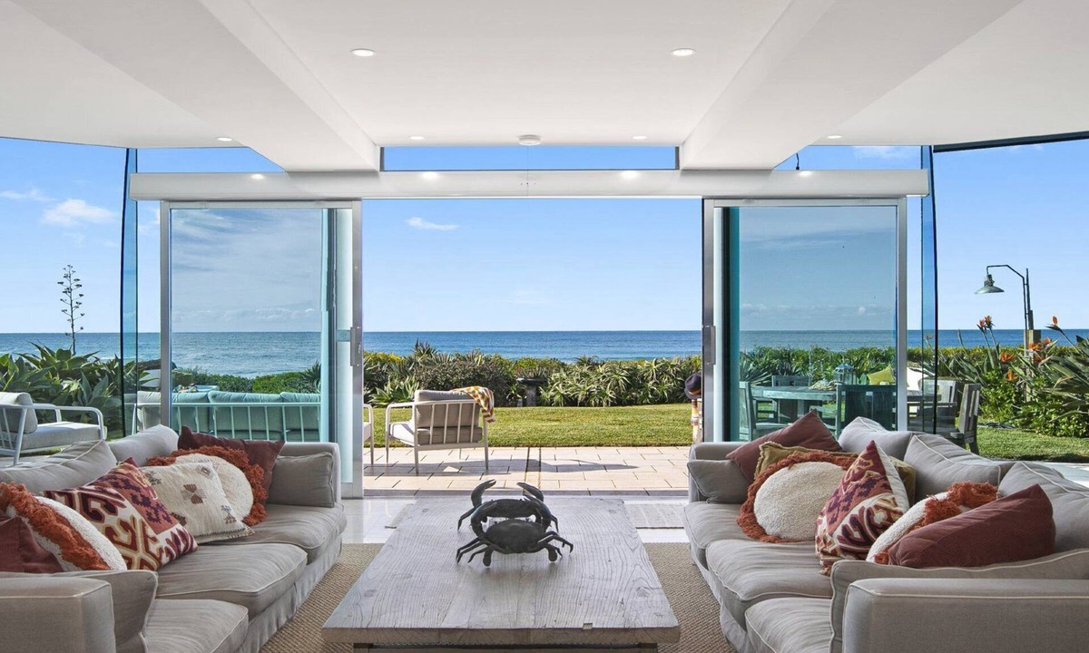 North Avoca House | Philotimo - Absolute Beach Front at North Avoca