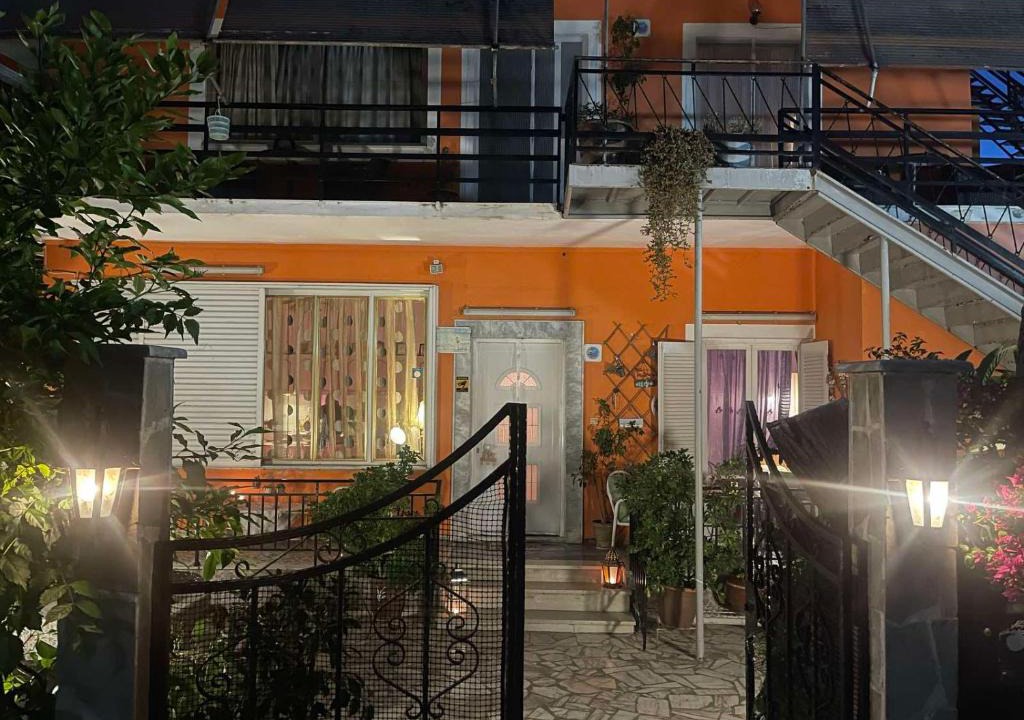 Kamena Vourla House | Pislis Rooms