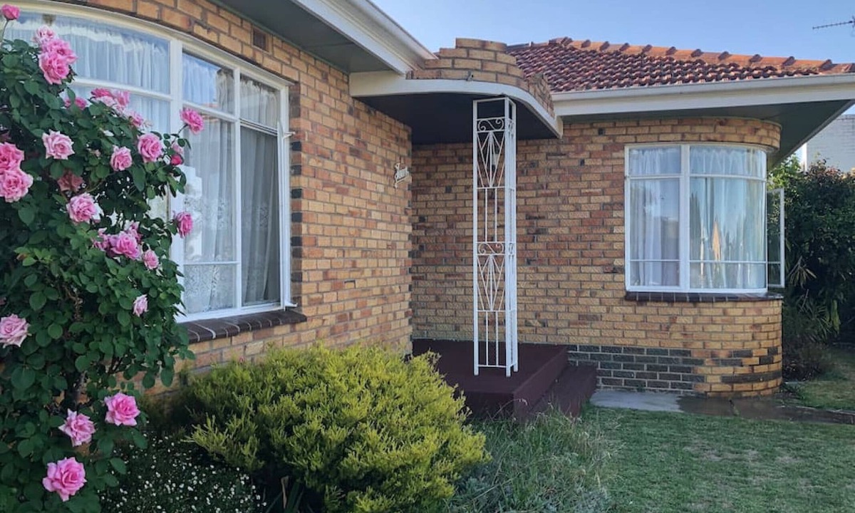 Horsham House | Pleasant View located in Horsham