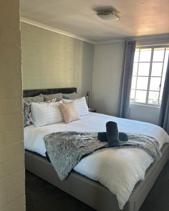 Kingston Apartment | Plush 2 bedroom apartment Kingston