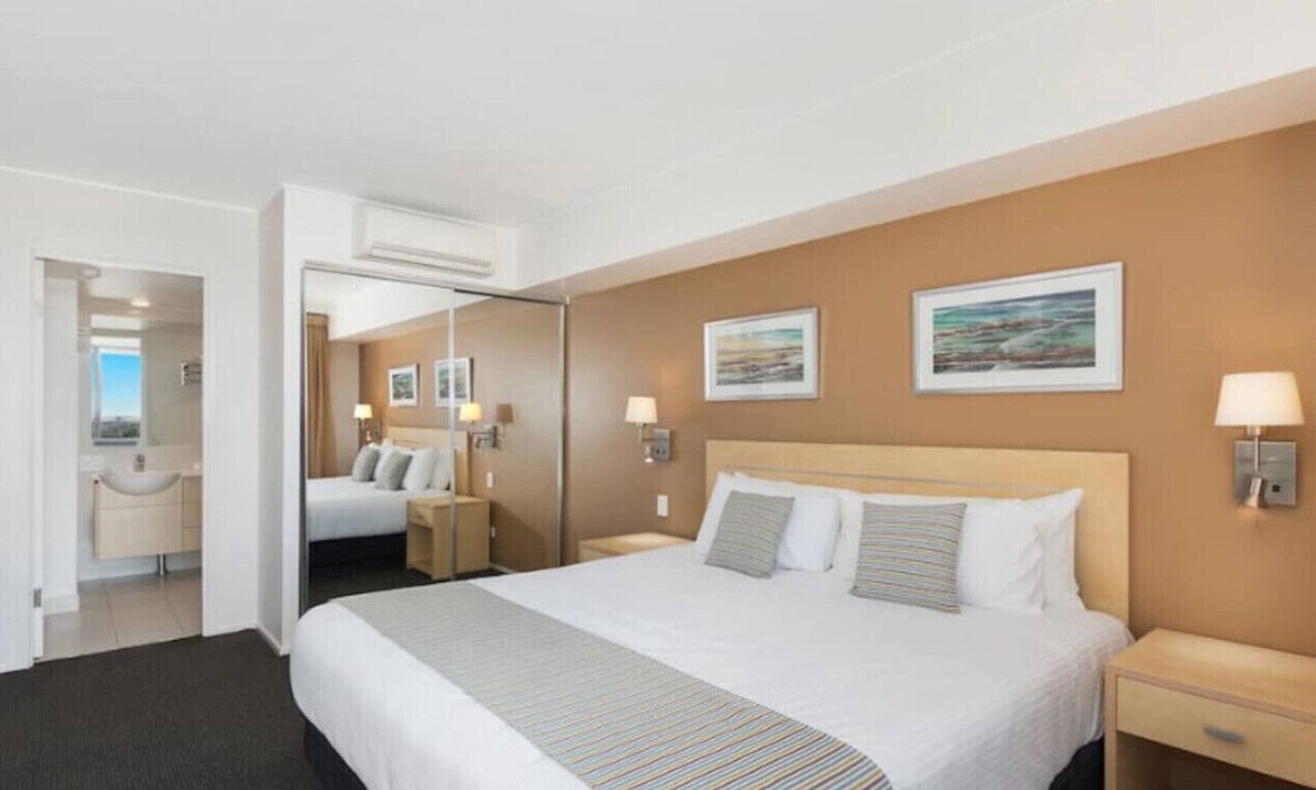 Ballina Apartment | Pool View Retreat - Free WIFI
