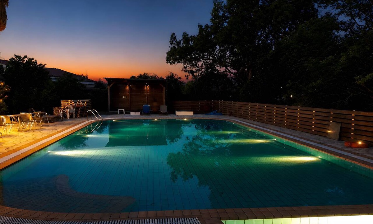 Gouvia House | Poolfront Cabana 13 – Small Double Room by the Pool