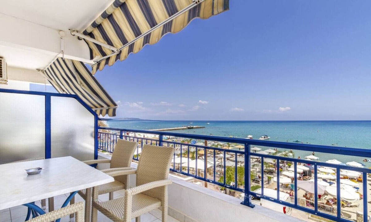 Kallithea Bed & Breakfast | Poseidon Edge No28 by RentalsPro - Kallithea