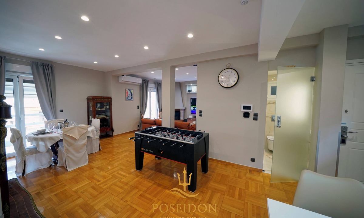Palaio Faliro Apartment | Poseidon Executive Suite in the heart of Athens Riviera. Edem beach and marina.