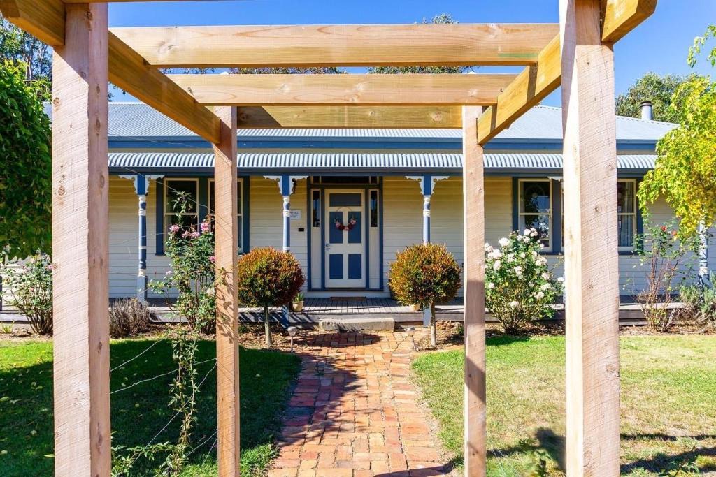Miners Rest House | Pound Hill Cottage