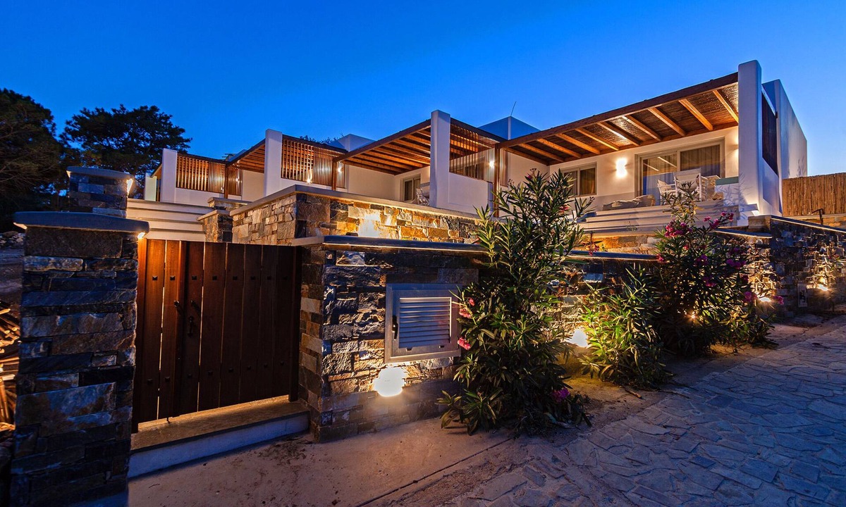 Telendos House | Premium Suites on Greek island with beach access and private pool