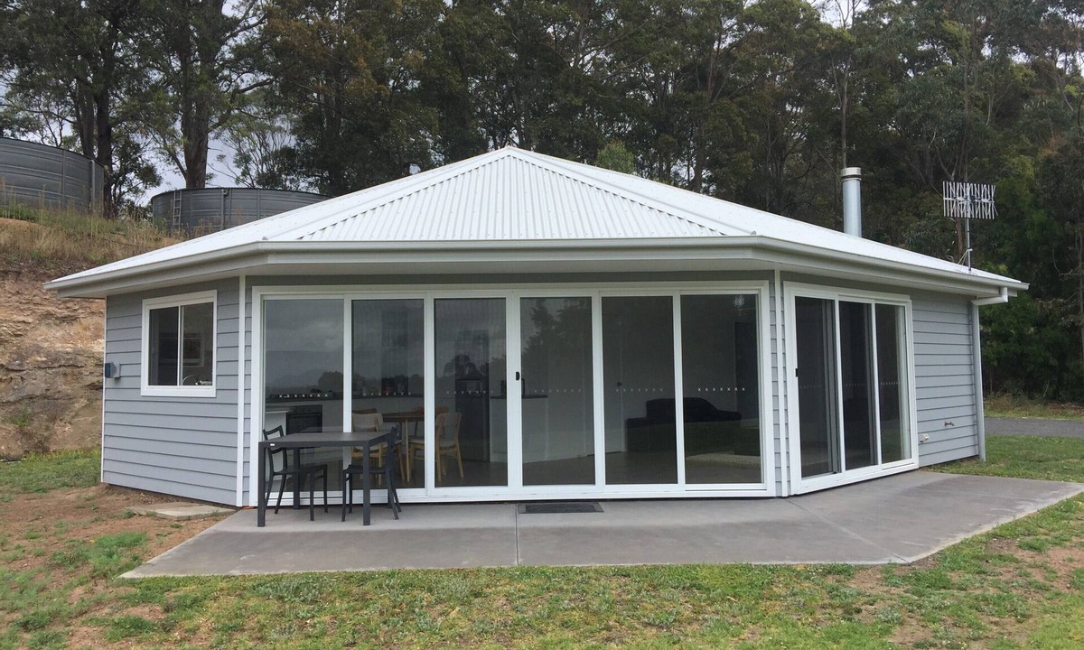 Tapitallee House | Privacy space comfortnLooking at visiting Bundanon? Uwannavu @Tapitallee Lodges
