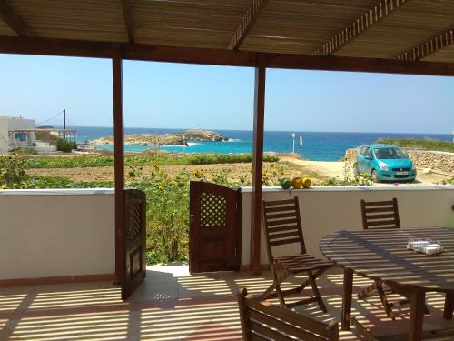 Lefkos House | private beachfront house