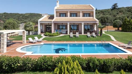 Sternes Villa | Private Hilltop Sea View Villa, Gym & Private Pool