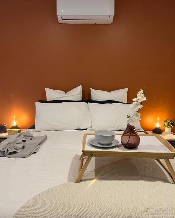 Armstrong Creek Bed & Breakfast | Private room in Benton's way