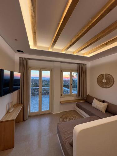 Glinado House | Pyrgianos Suites - Private Plunge Pool