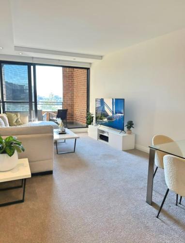 Pyrmont Apartment | Pyrmont Bay - Pool Gym - Free Parking