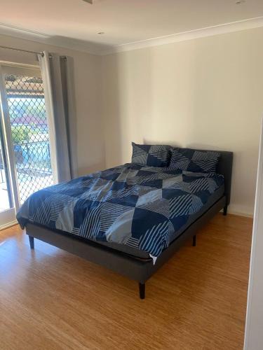 Greenacre House | Queen Room in Spacious House with Private Balcony - GA5