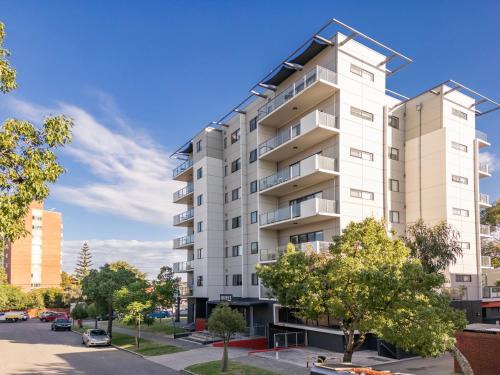 Quest Rheola | West Perth