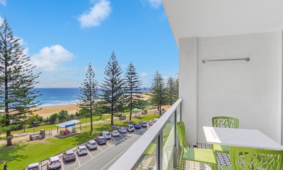 Coolangatta Apartment | Rainbow Pacific Unit 12 - Beachfront unit a great spot for a family beach holiday with Wi-Fi Inc.
