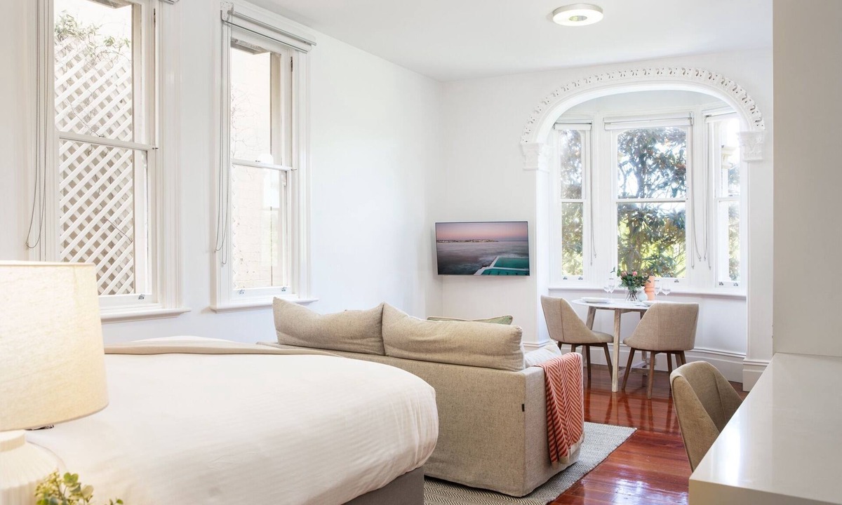 Glebe Apartment | Ravenscourt’s Studio Apartment Close to Everything
