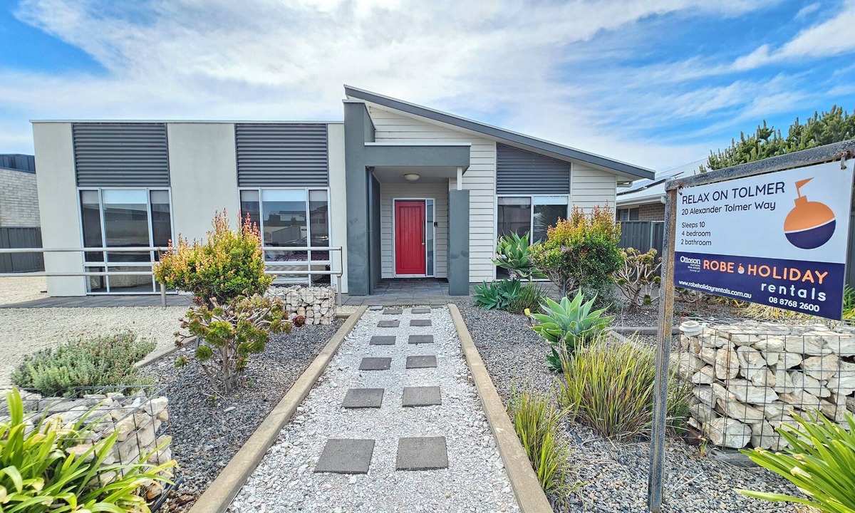Waterhouse House | Relax on Tolmer - Great for two families