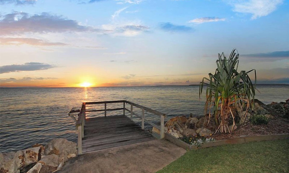 Amity Point House | Relaxing waterfront property with own jetty and magnificent views