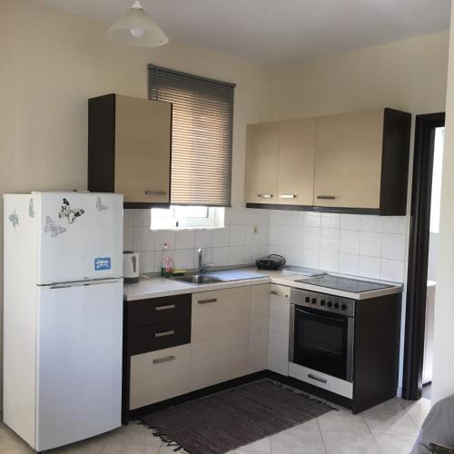 Petaloudes Apartment | Retas apartment up