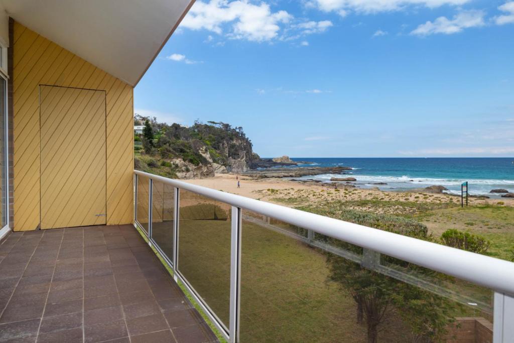 Malua Bay Apartment | Retreat Beside The Beach - Unit One