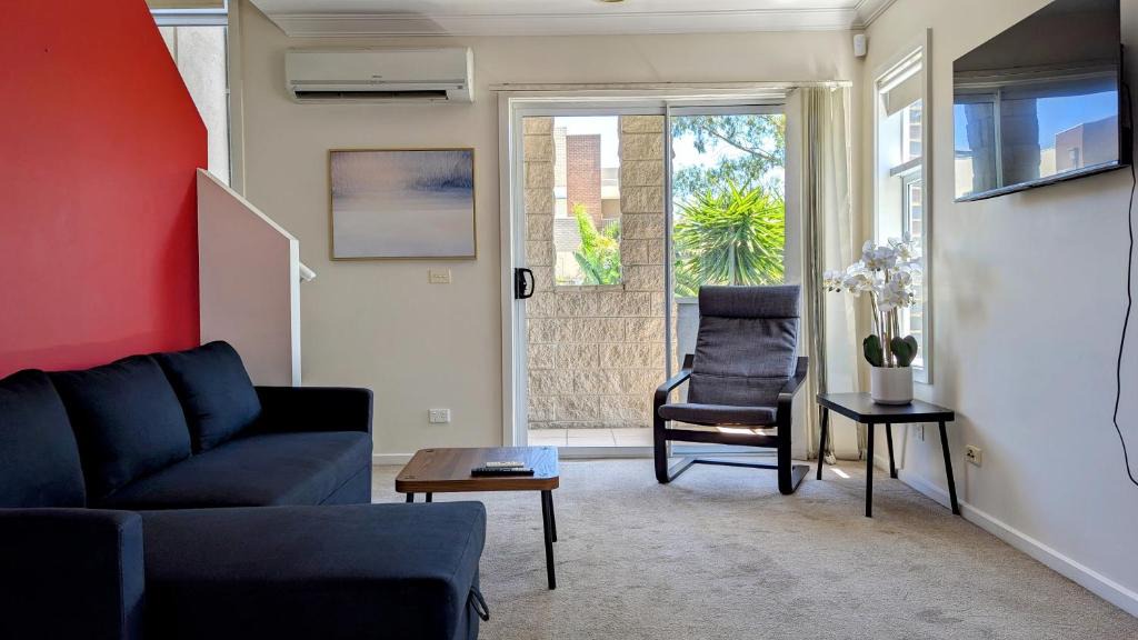 Coburg House | Retreat Townhouse Pentridge Village