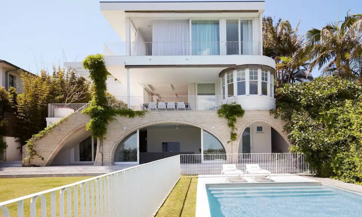 Bellevue Hill House | Rising Heights, Bellevue Hill(IH) - hosted by L'abode